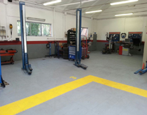 汽车修理厂修理间地板材料 地面防磨损 防起灰 防起砂脱层